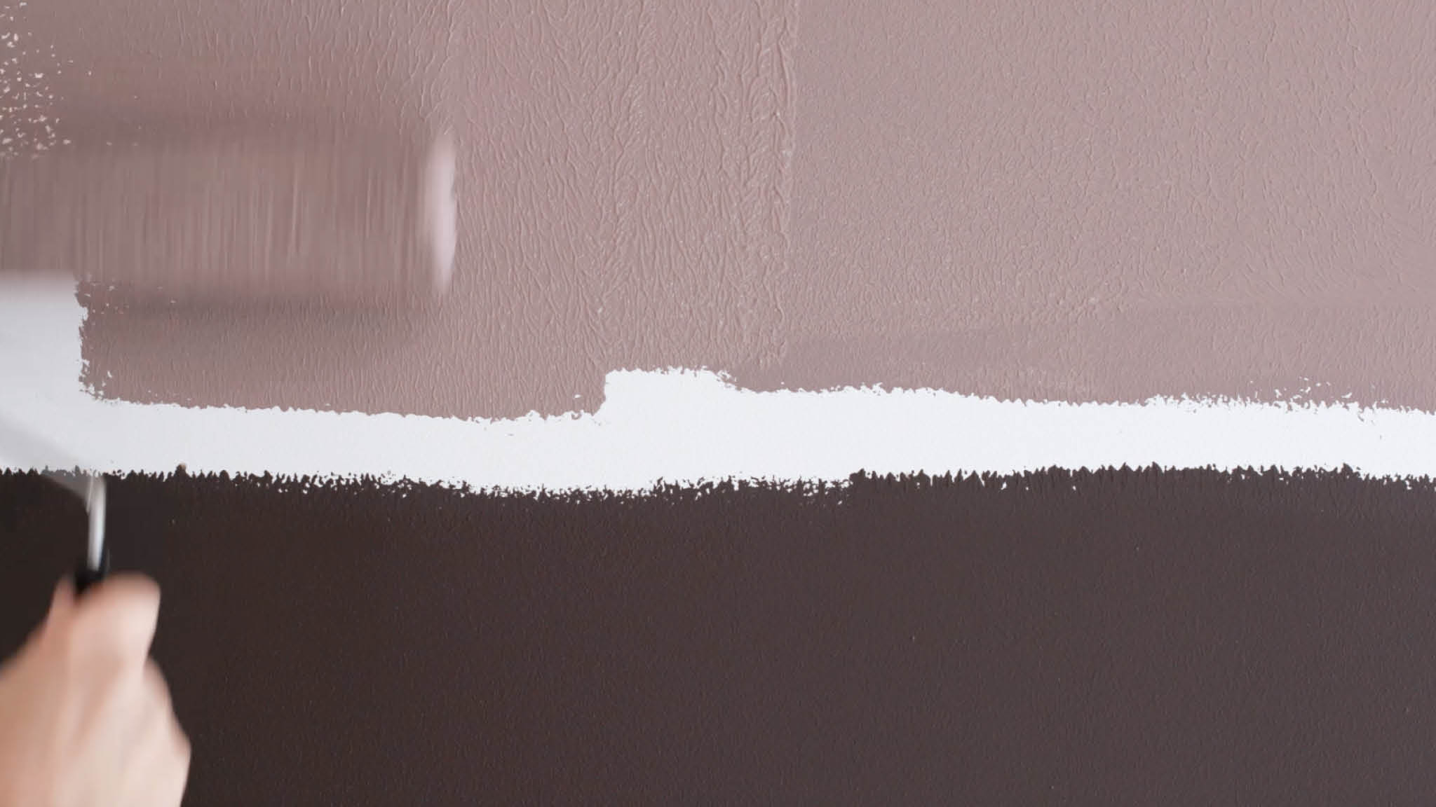 De achtergrondkleur aanbrengen Breng boven en onder de onderbroken lijnen de achtergrondkleur aan.