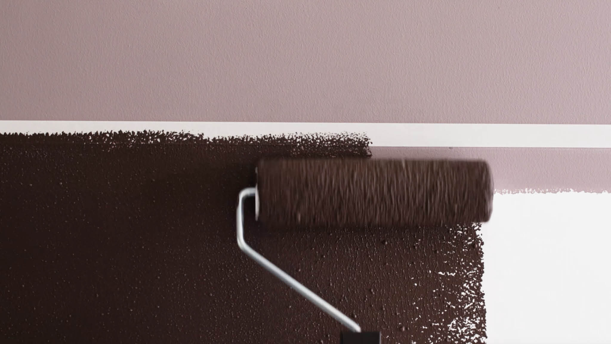 077 De donkere kleur verven Breng de donkere kleur aan
