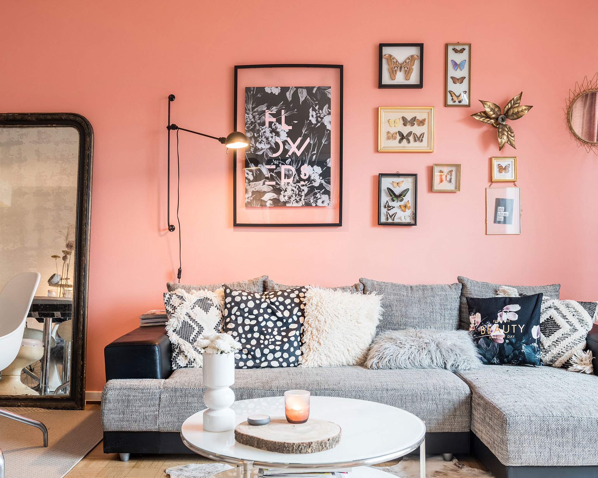 13zor Jennifer Ghislain woonkamer roze muur 13zor Jennifer Ghislain woonkamer roze muur