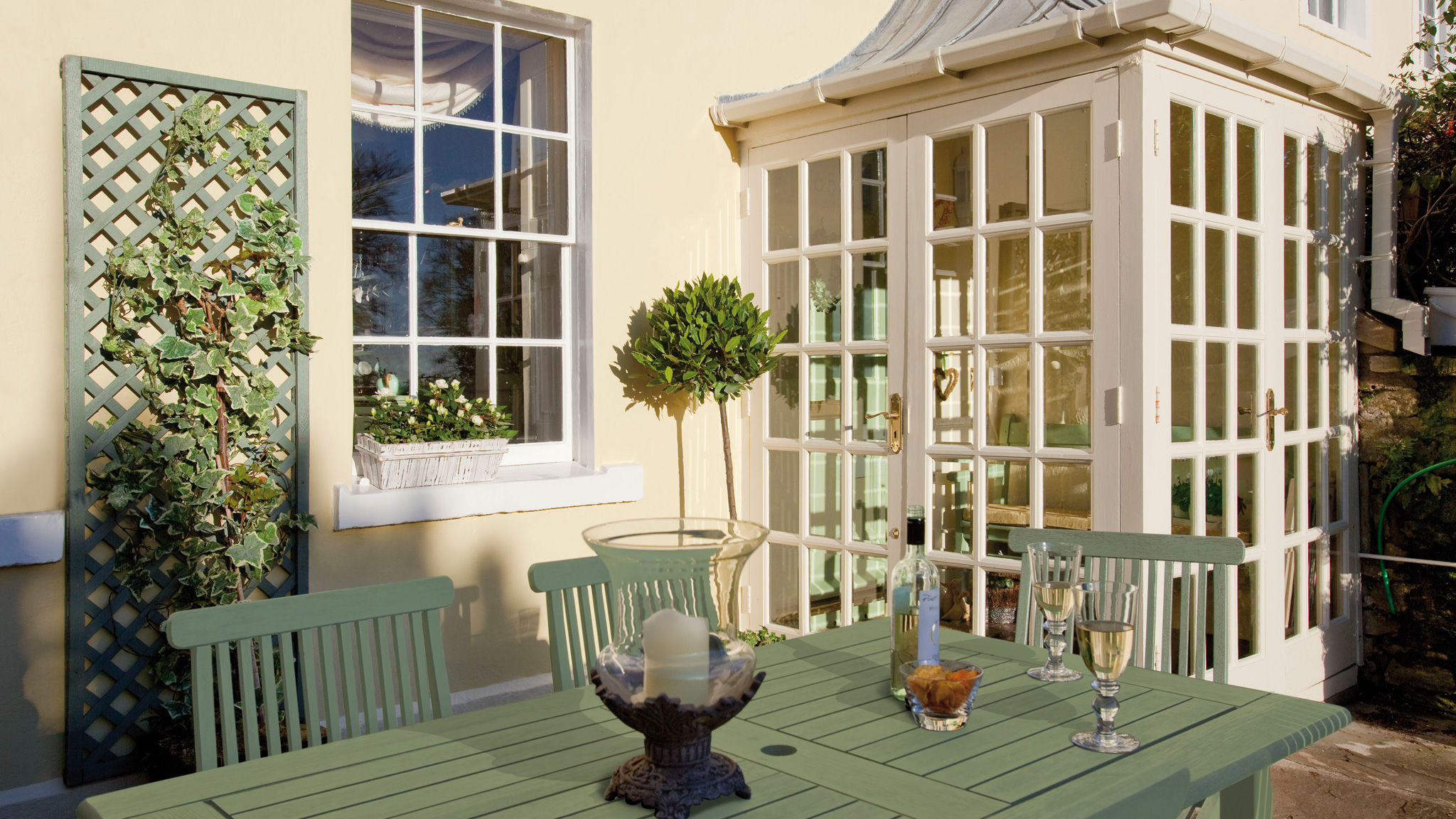 Expert-Lakken-buiten huis Expert-Lakken-buiten huis