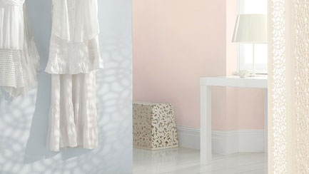 Les jolis tons pastel refletent le soleil Profitez de la lumière naturelle et optez pour des tons pâles qui diffuseront la lumière dans la pièce, créant une sensation lumineuse et aérée.