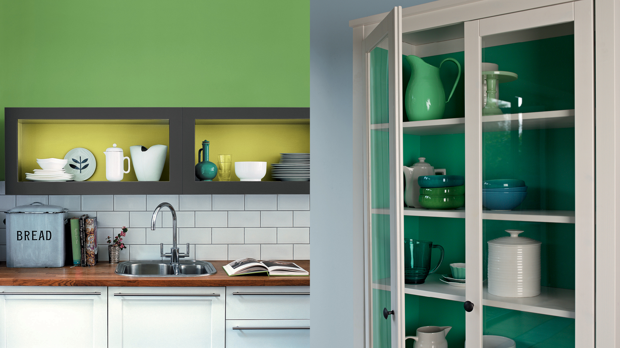 Placards de cuisine colores Une touche de couleur lumineuse à l'intérieur des armoires vous donnera le sourire à chaque fois que vous les ouvrez.