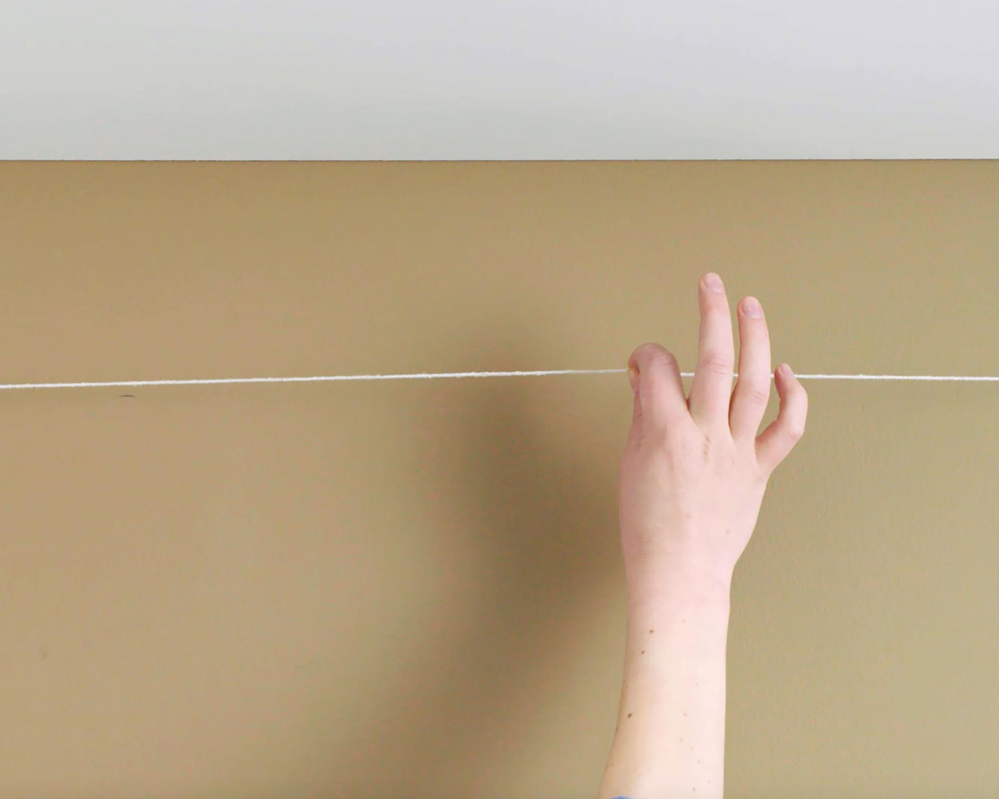 peindre une bordures sous plafond - étape 2 - marquer emplacement peindre une bordures sous plafond - étape 2 - marquer emplacement
